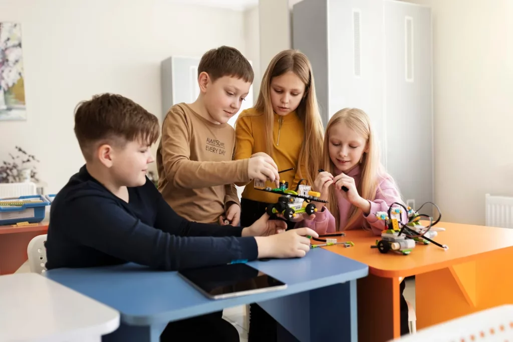 5 morsomme og lærerike aktiviteter for å lære barn om elektrisitet